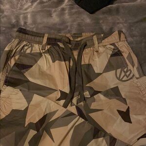 camo cargos-unisex NWOT
